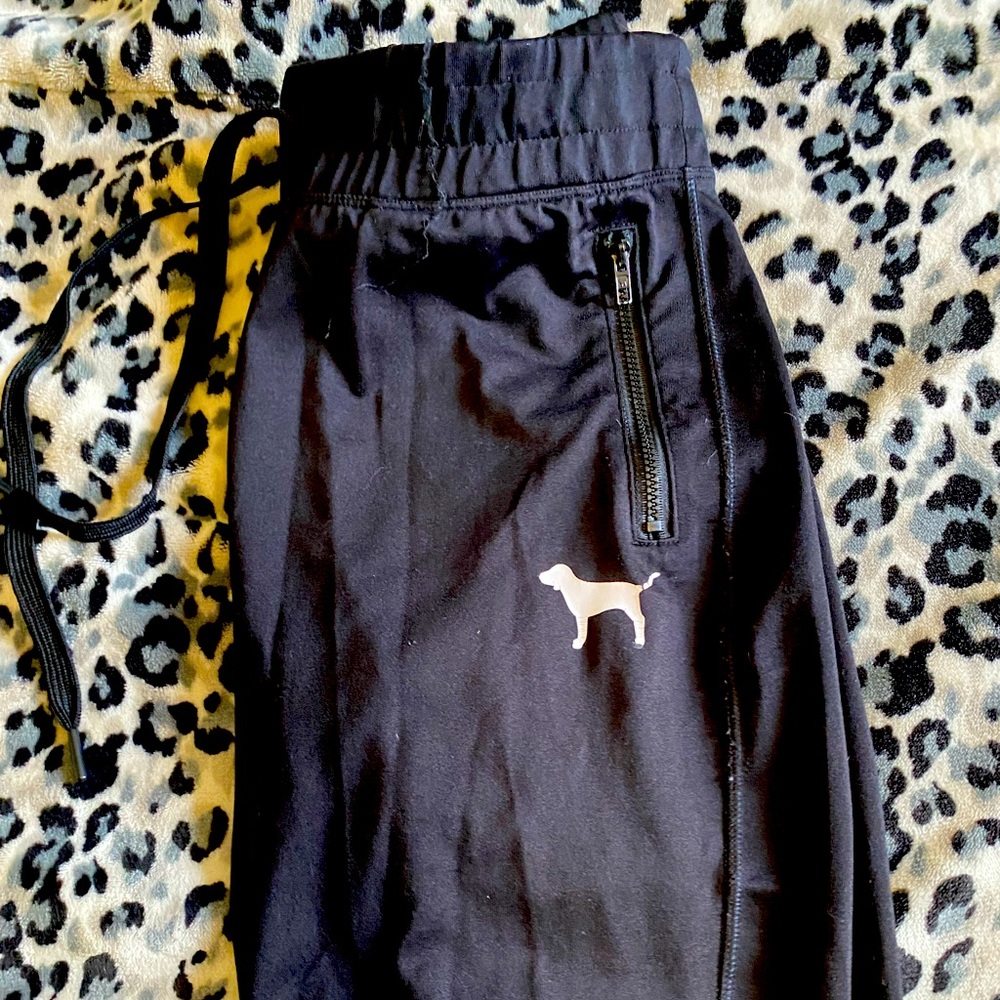 Victoria’s Secret pink leggings